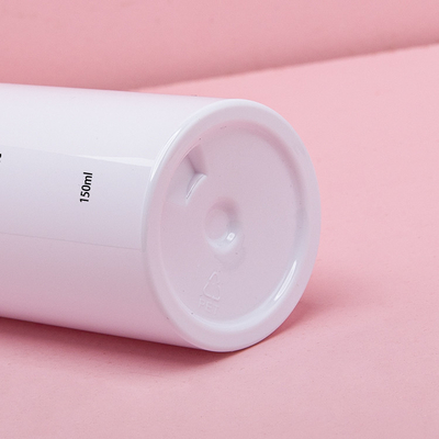 Bottiglie di imballaggio in plastica da 150 ml smerigliate trasparenti di colore personalizzato con tappo in alluminio dorato