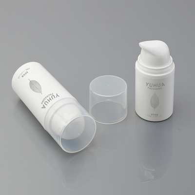 L'imballaggio di plastica su ordinazione imbottiglia le bottiglie senz'aria bianche di 15ml 30ml 50ml