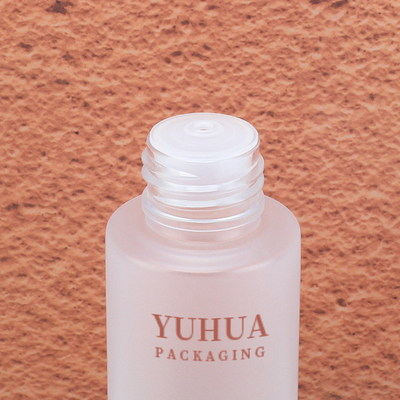 Bottiglia cosmetica di plastica della lozione del toner 75ml dell'OEM che imballa per la cura personale