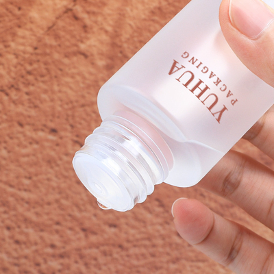 Bottiglia cosmetica di plastica della lozione del toner 75ml dell'OEM che imballa per la cura personale