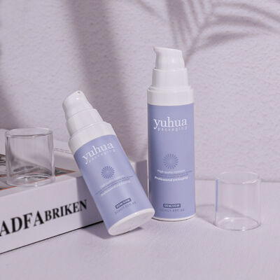 Flacone in plastica riciclabile per lozioni con pompa airless e tappo a vite per confezionamento di sieri e tonici cosmetici e stampa di loghi personalizzati