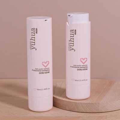 Flacone spray per lozioni in plastica resistente con pompa airless e design personalizzato, ideale per il confezionamento di cosmetici e la conservazione di prodotti liquidi