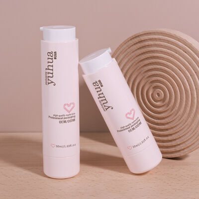 Flacone spray per lozioni in plastica resistente con pompa airless e design personalizzato, ideale per il confezionamento di cosmetici e la conservazione di prodotti liquidi