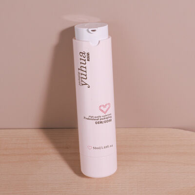 Flacone spray per lozioni in plastica resistente con pompa airless e design personalizzato, ideale per il confezionamento di cosmetici e la conservazione di prodotti liquidi