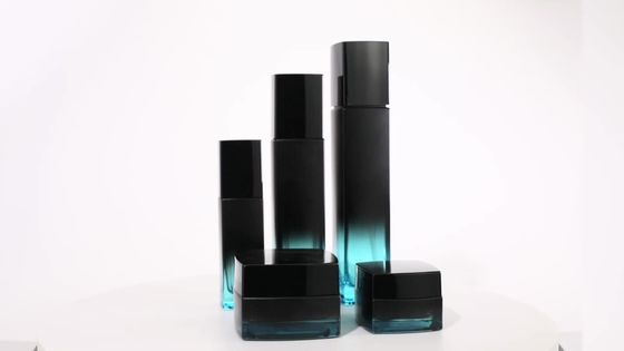 Il nero d'imballaggio cosmetico liquido dell'insieme del fondamento 30ml 60ml ha glassato della pompa