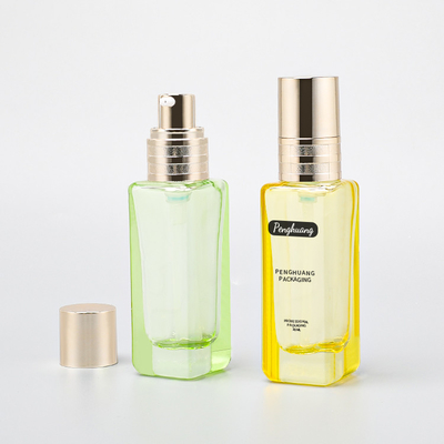 imballaggio cosmetico di vetro del siero di cura di pelle del quadrato della bottiglia della pompa della lozione 30ml