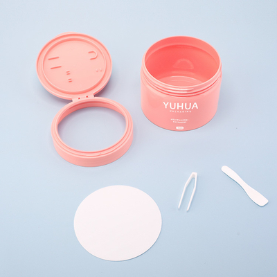 Un buon prezzo. Barattoli rotondi in plastica con pinzette a cucchiaio da 150 ml a 1000 ml in linea